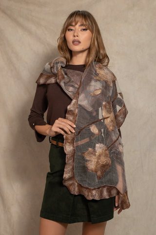 Brauner transparenter Schal